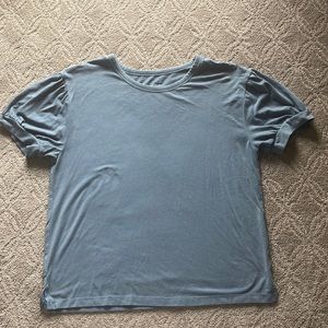 Women’s short sleeve shirt